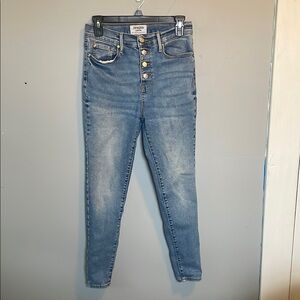 Denizen From Levi’s size 7 / W28 ultra high rise button fly skinny ankle jeans